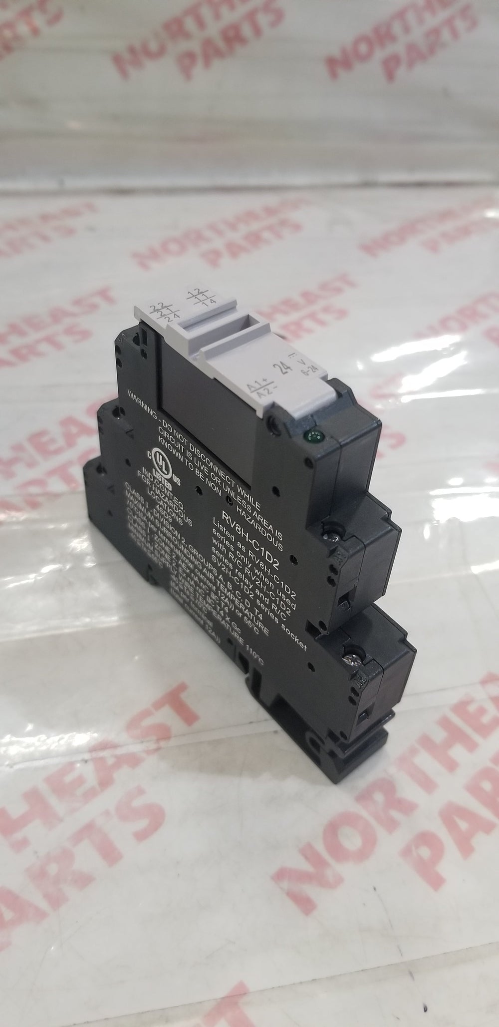 IDEC  RV8H-2L-D24-C1D2